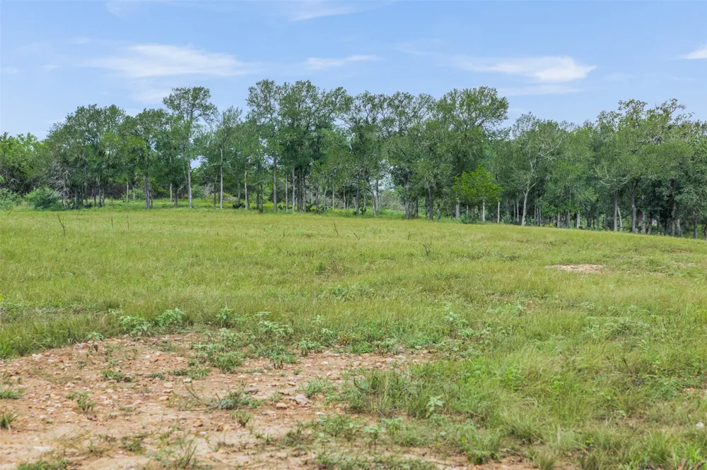401 FM 672 Dale, TX 78616