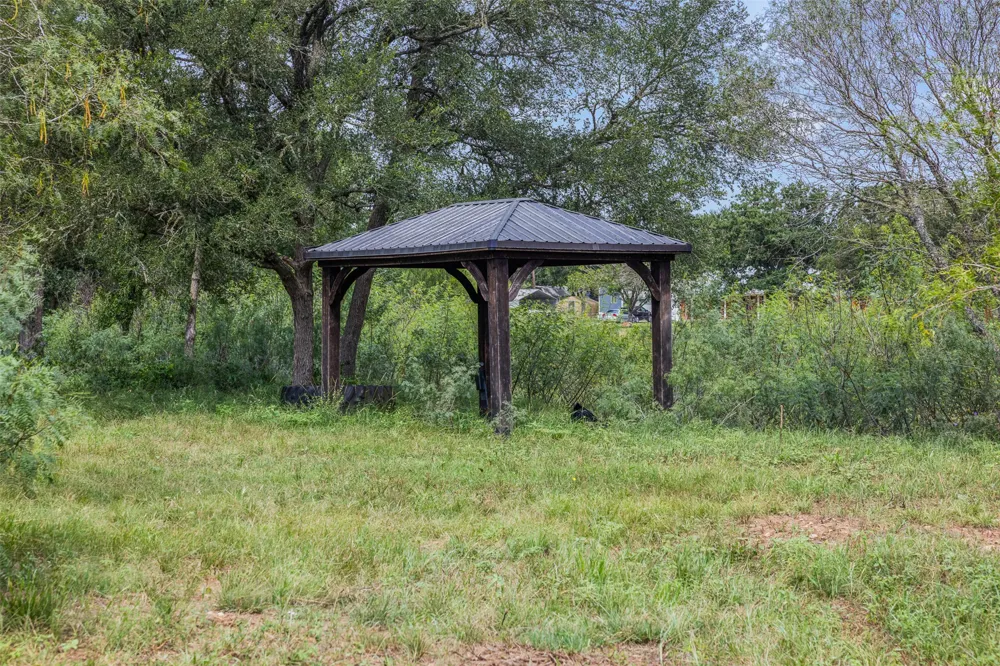 401 FM 672 Dale, TX 78616