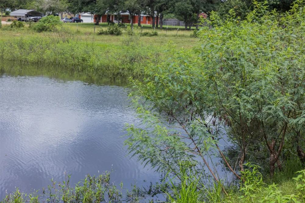 401 FM 672 Dale, TX 78616