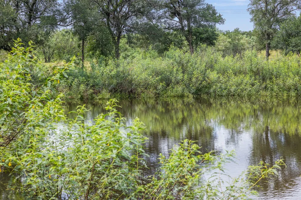 401 FM 672 Dale, TX 78616