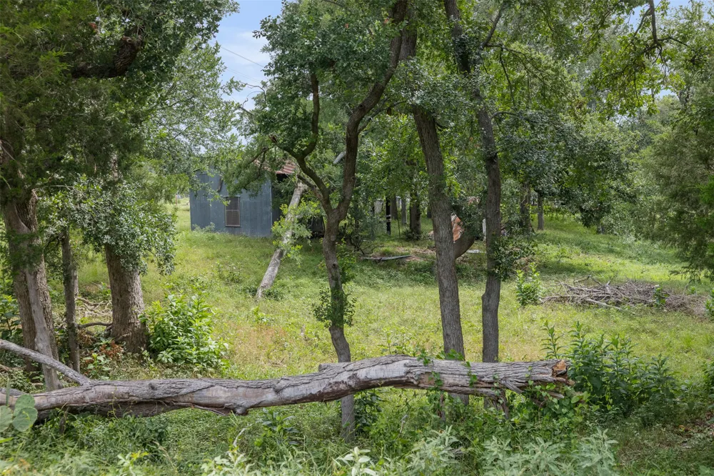 401 FM 672 Dale, TX 78616