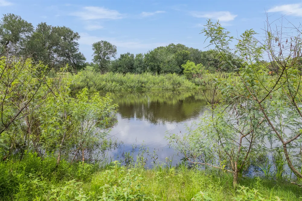 401 FM 672 Dale, TX 78616