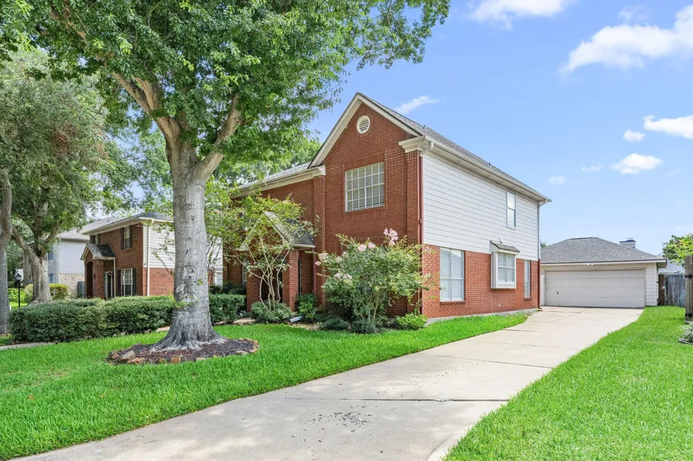 211 Aberdeen Street Stafford, TX 77477
