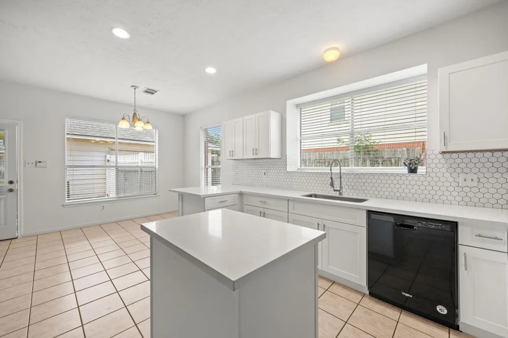 211 Aberdeen Street Stafford, TX 77477