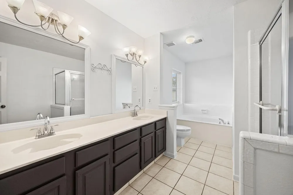 211 Aberdeen Street Stafford, TX 77477