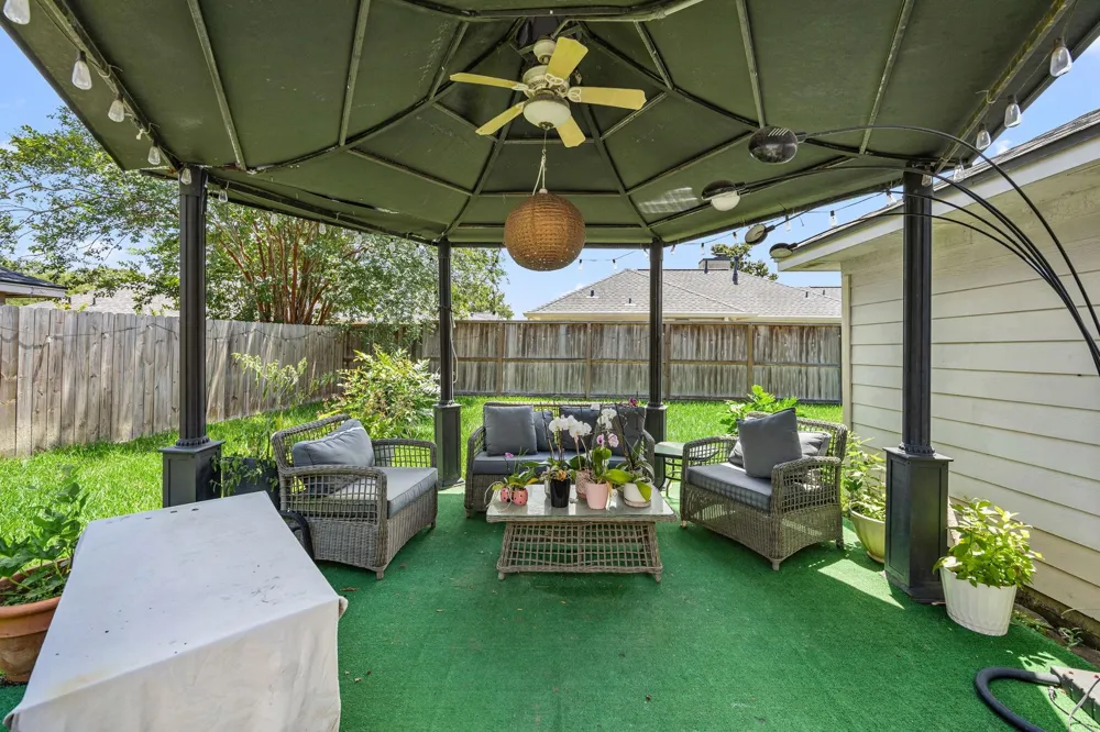 211 Aberdeen Street Stafford, TX 77477