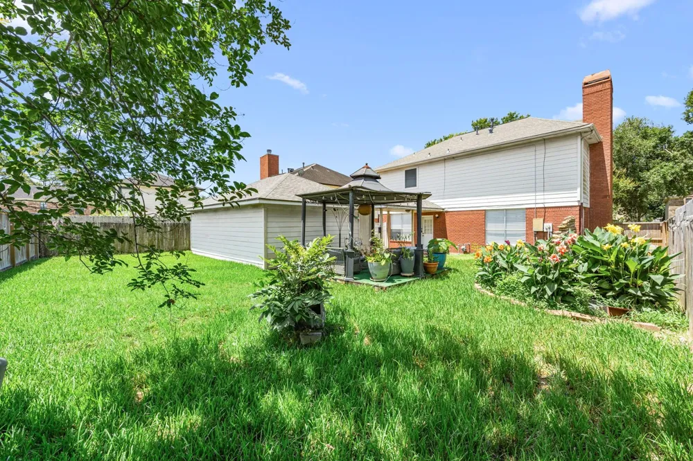 211 Aberdeen Street Stafford, TX 77477
