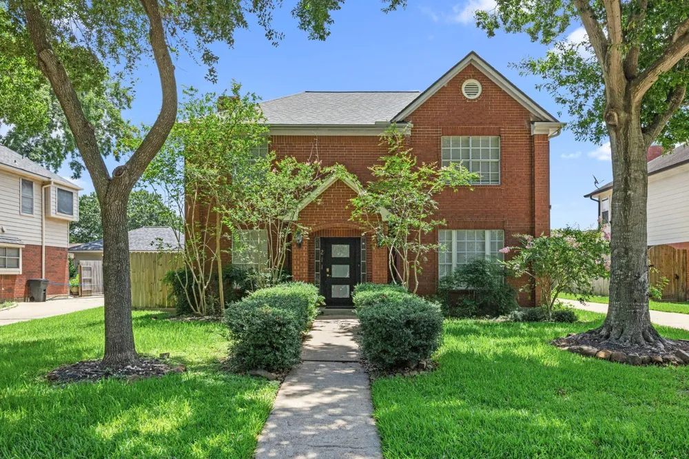 211 Aberdeen Street Stafford, TX 77477
