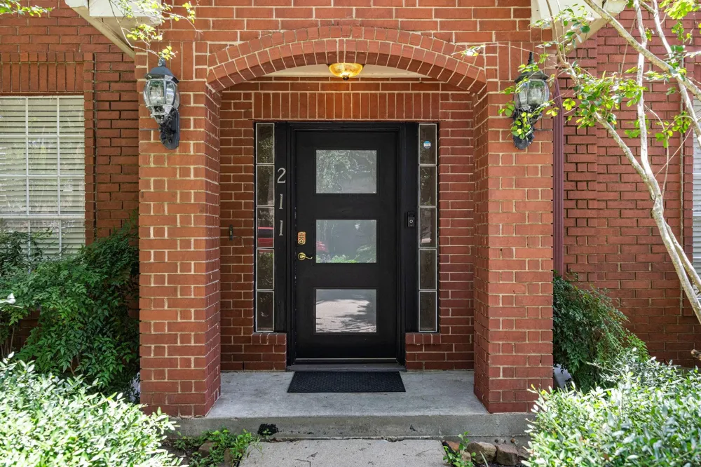 211 Aberdeen Street Stafford, TX 77477