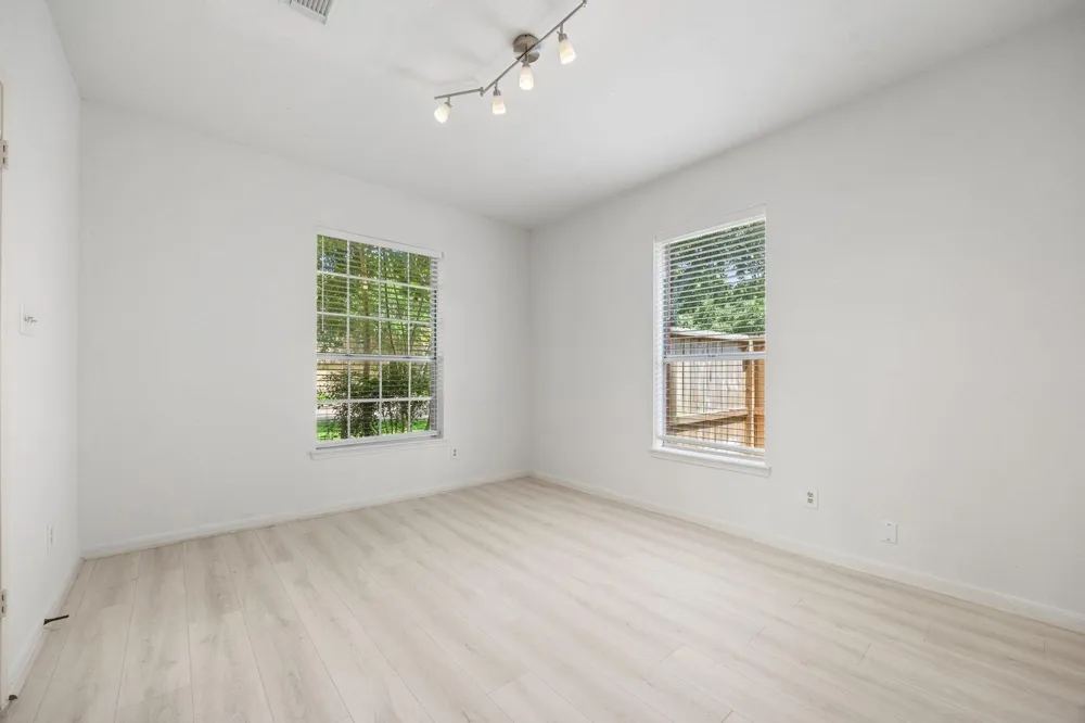 211 Aberdeen Street Stafford, TX 77477