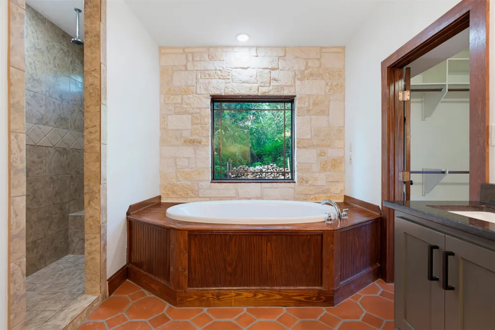 8731 SH 79 Highway Milano, TX 76556