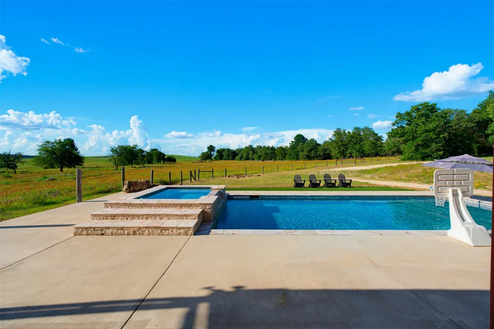8731 SH 79 Highway Milano, TX 76556