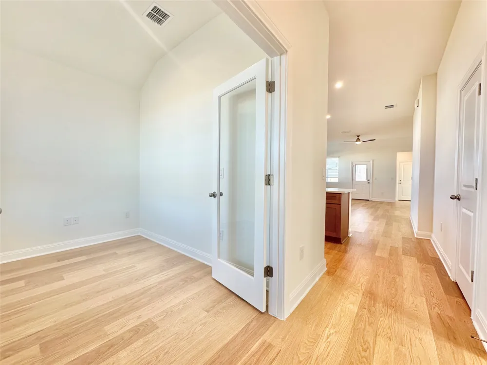 541 Porter Country Parkway Buda, TX 78610