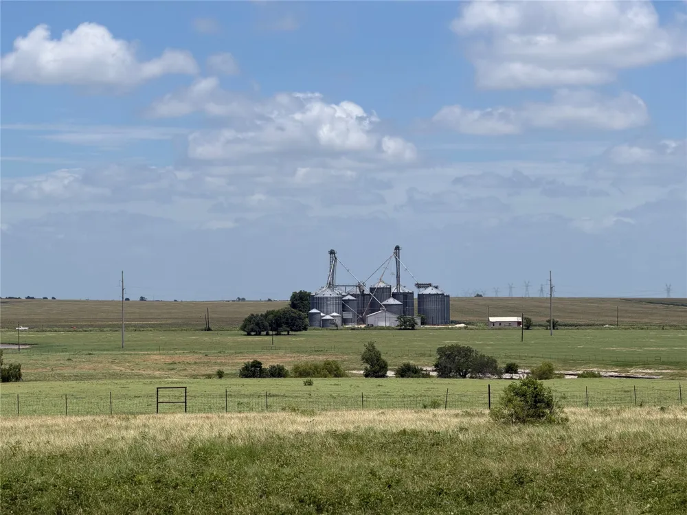 1700 CR 322 Bartlett, TX 76511