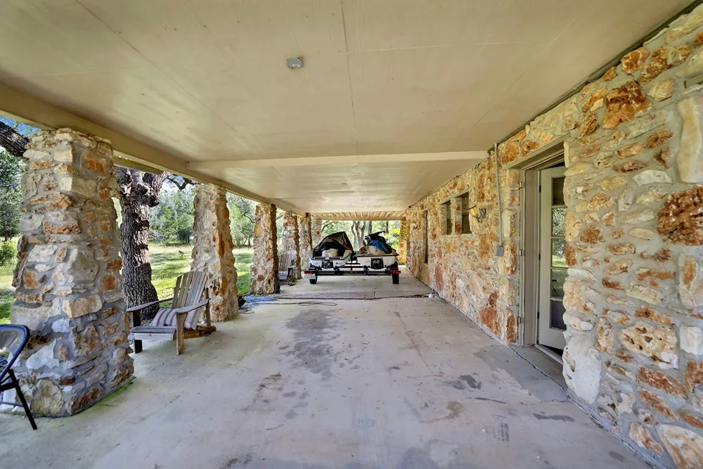 8015 Ozark Drive San Marcos, TX 78666