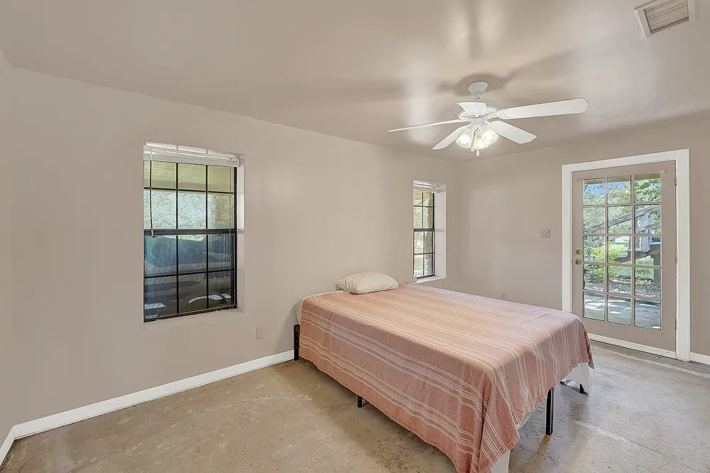 8015 Ozark Drive San Marcos, TX 78666