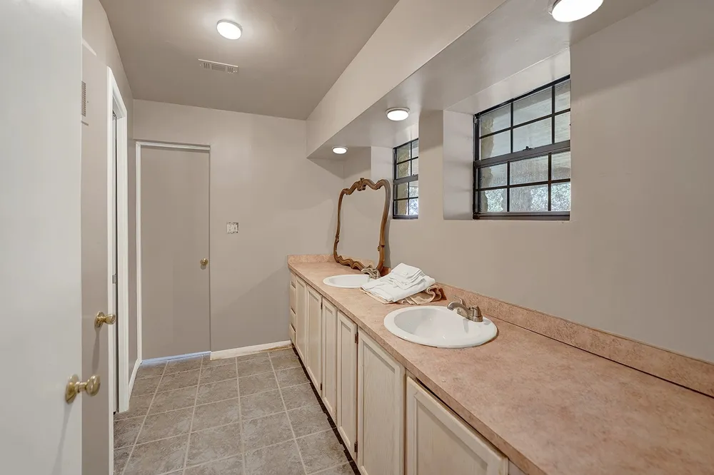 8015 Ozark Drive San Marcos, TX 78666