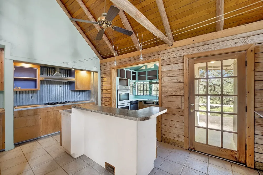 8015 Ozark Drive San Marcos, TX 78666