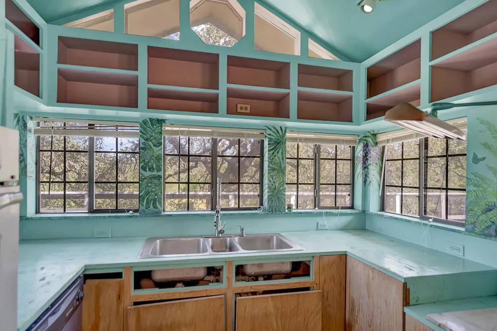8015 Ozark Drive San Marcos, TX 78666