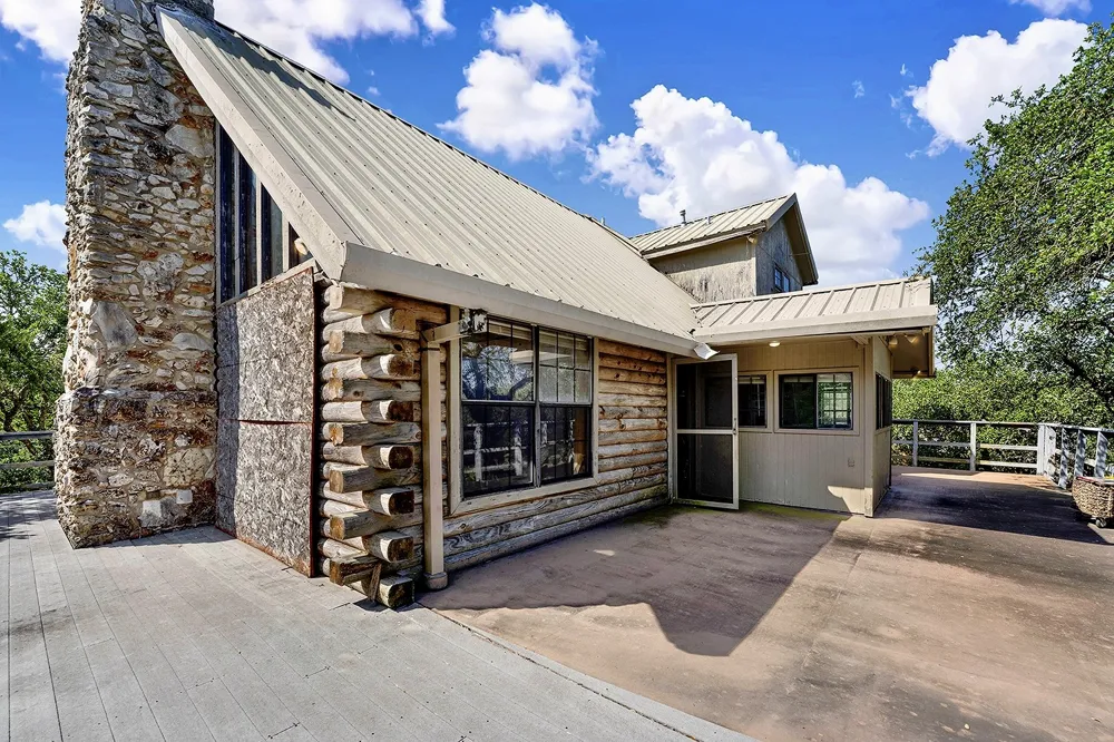 8015 Ozark Drive San Marcos, TX 78666