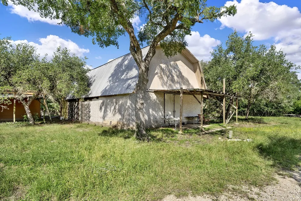 8015 Ozark Drive San Marcos, TX 78666
