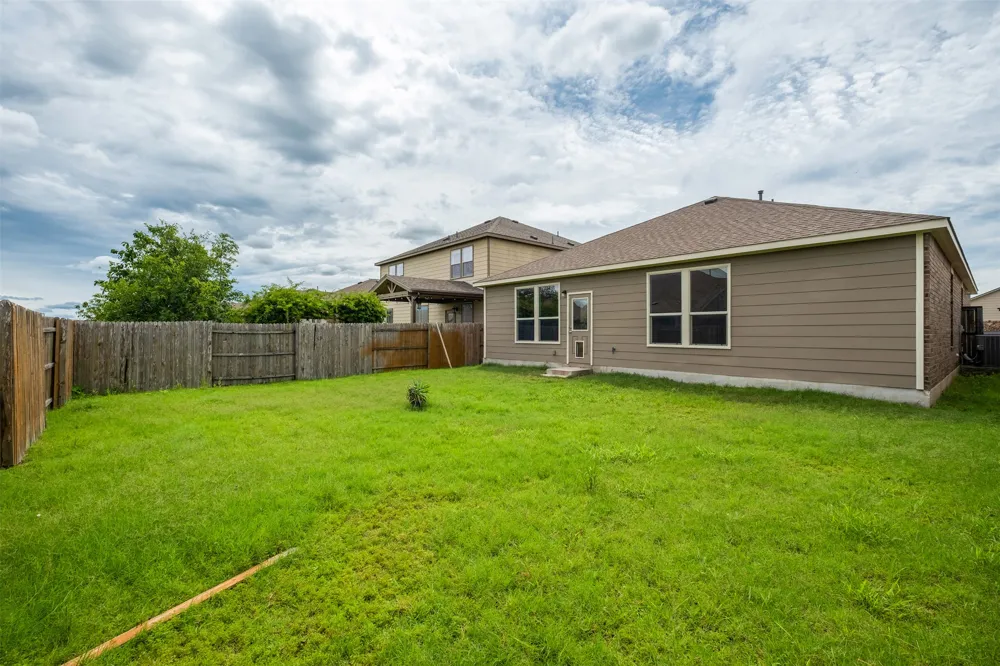 19733 Shinning Isle Run Pflugerville, TX 78660