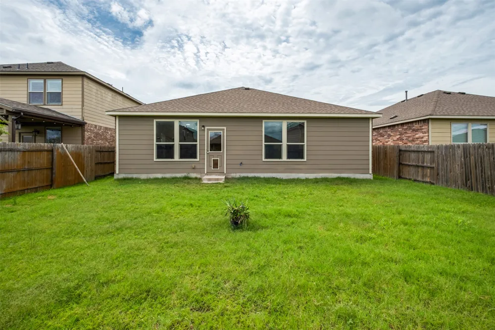 19733 Shinning Isle Run Pflugerville, TX 78660