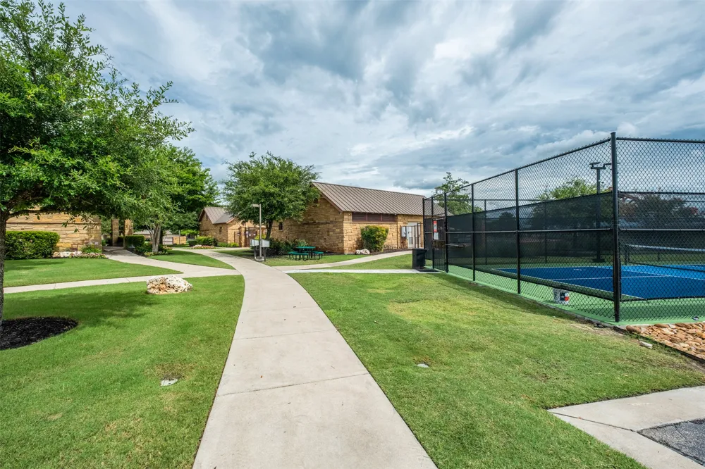 19733 Shinning Isle Run Pflugerville, TX 78660
