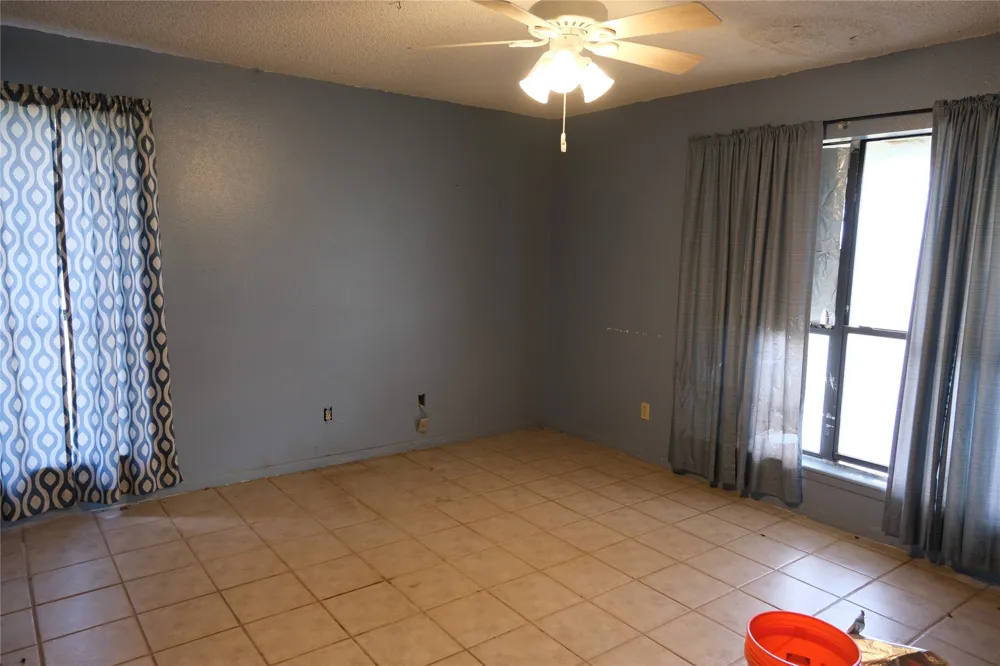 240 McAcres Drive McDade, TX 78650
