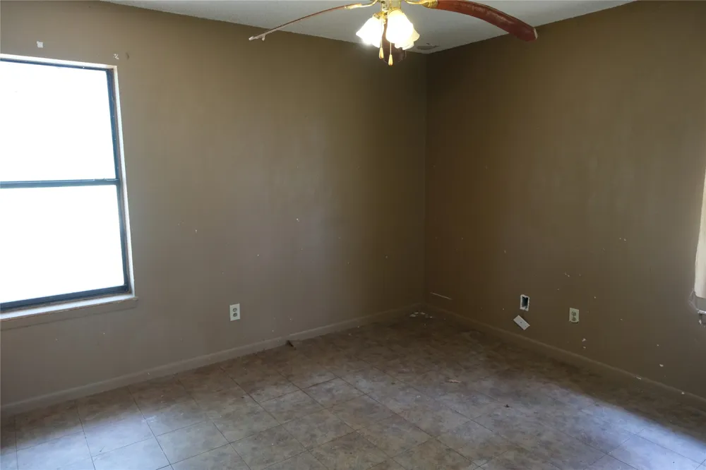 240 McAcres Drive McDade, TX 78650