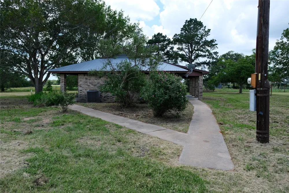 240 McAcres Drive McDade, TX 78650