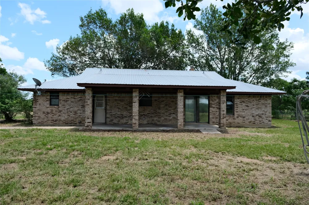 240 McAcres Drive McDade, TX 78650