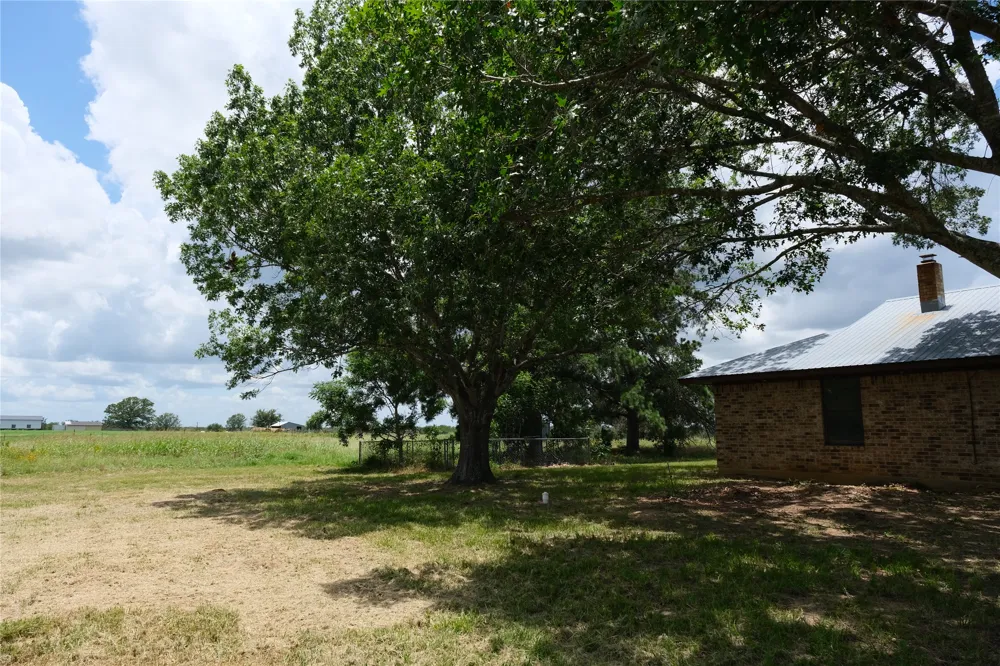 240 McAcres Drive McDade, TX 78650
