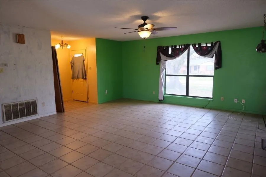 240 McAcres Drive McDade, TX 78650