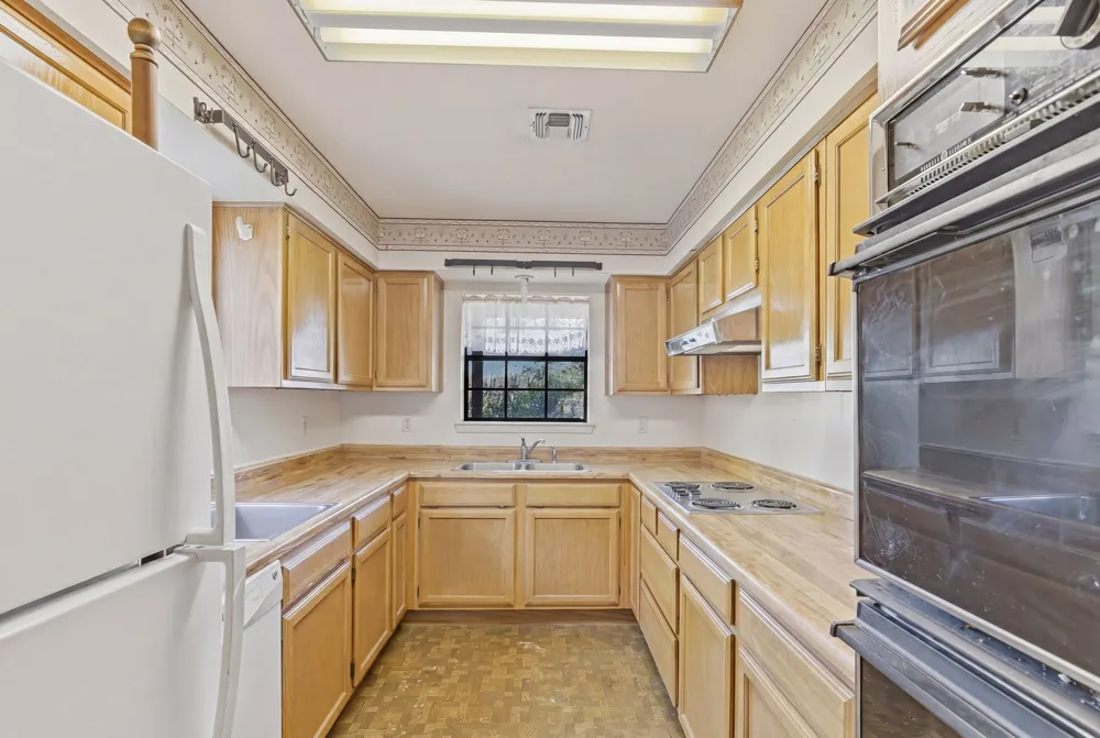 3303 Fearless Treadway Round Mountain, TX 78663
