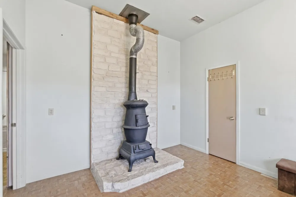 3303 Fearless Treadway Round Mountain, TX 78663