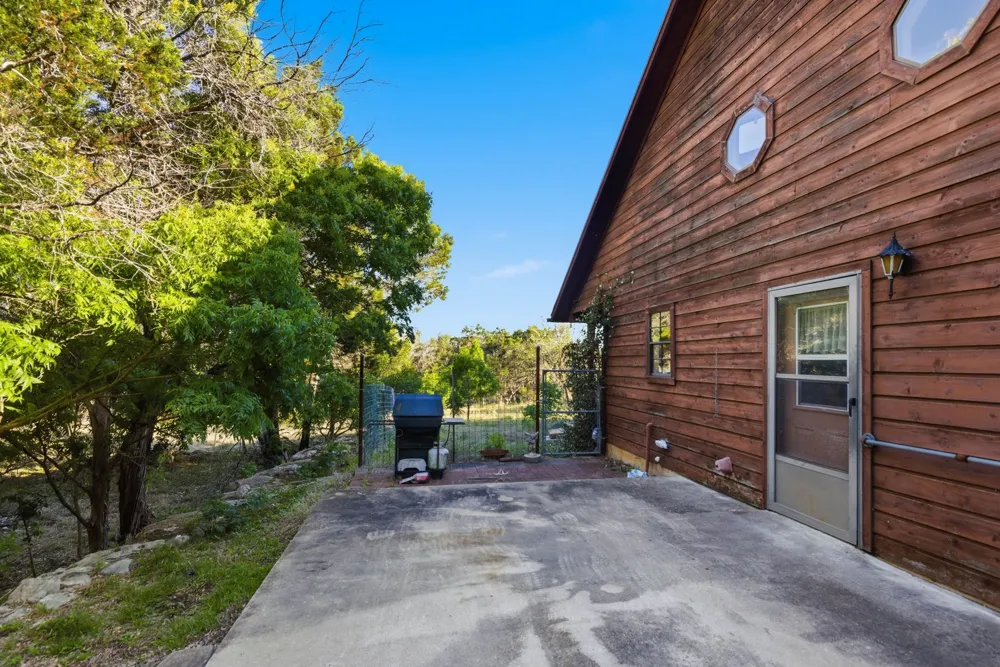 3303 Fearless Treadway Round Mountain, TX 78663