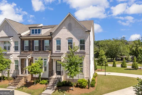 1192 Edwin LN