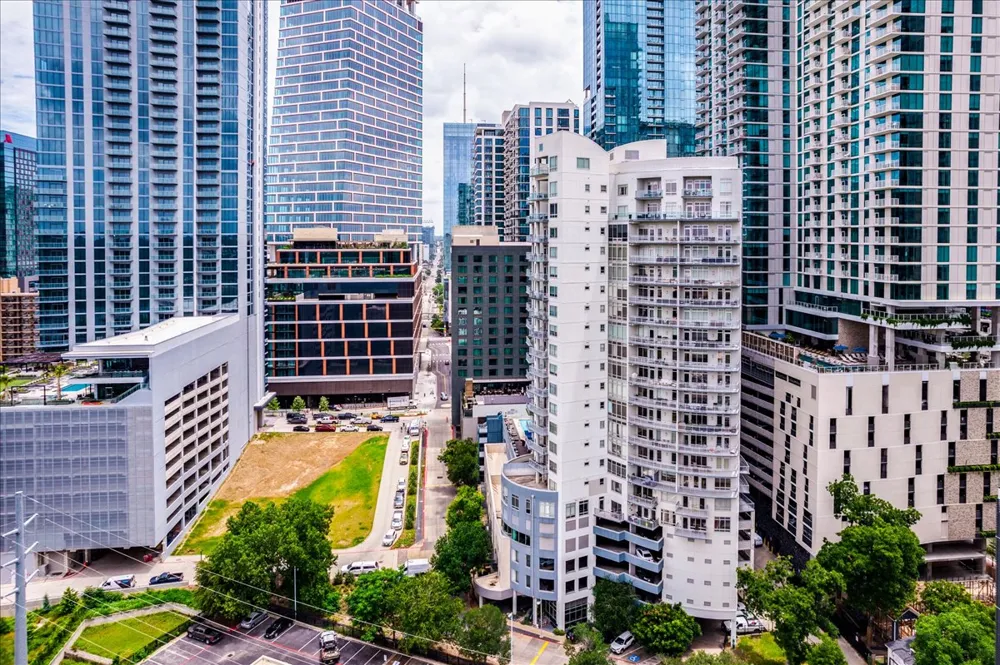 603 Davis Street #1704 Austin, TX 78701