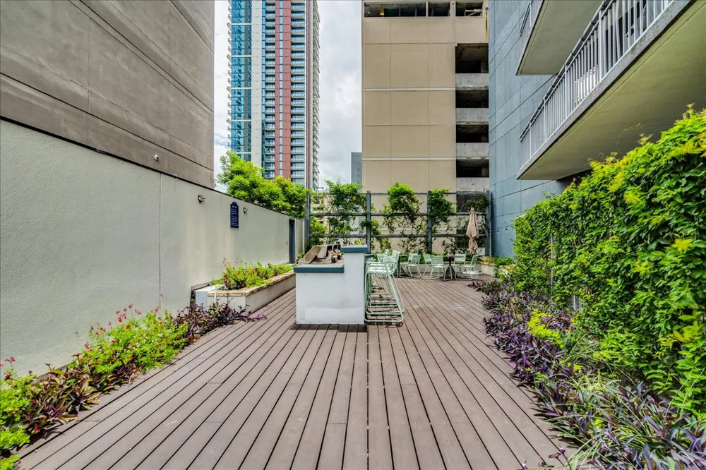 603 Davis Street #1704 Austin, TX 78701