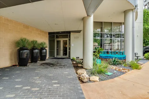603 Davis Street #1704