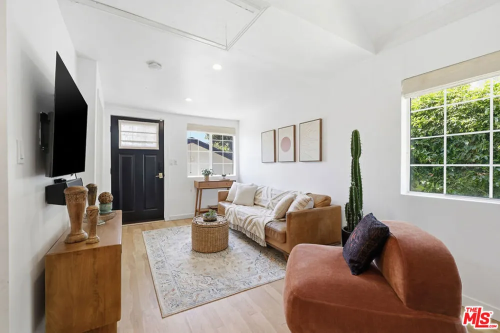 342 Fisher Street Los Angeles, CA 90042