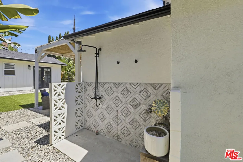 342 Fisher Street Los Angeles, CA 90042