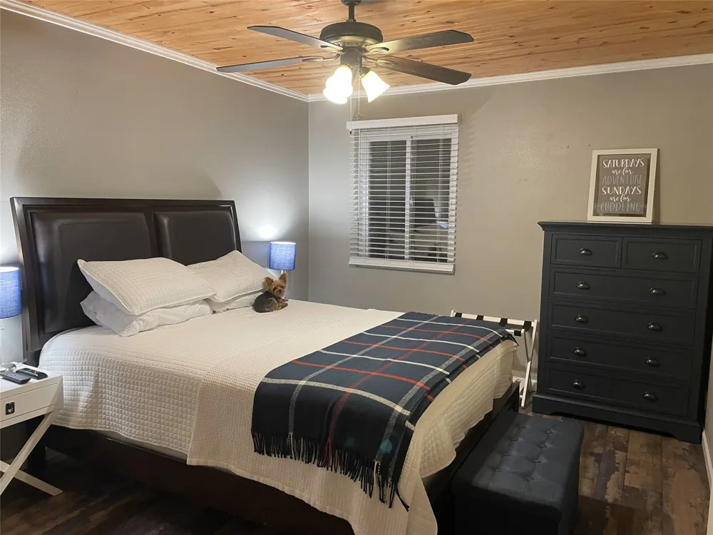 329 Venture Boulevard S Point Venture, TX 78645