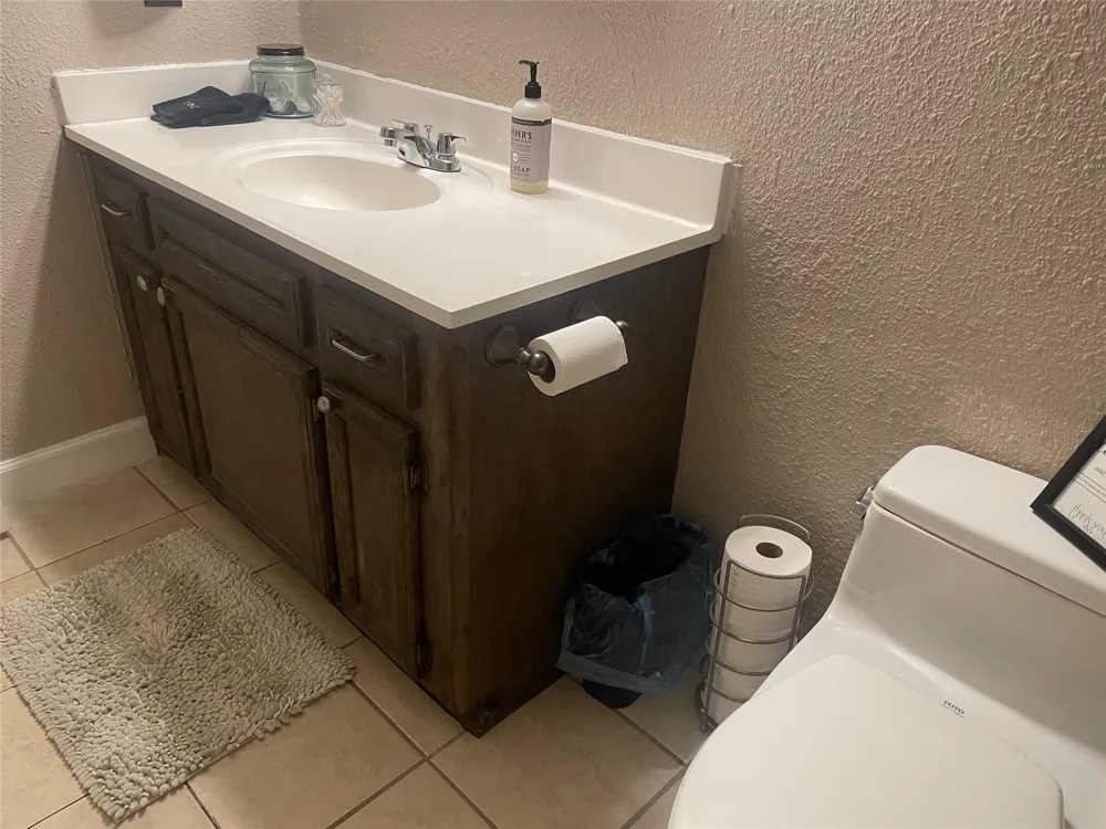 329 Venture Boulevard S Point Venture, TX 78645