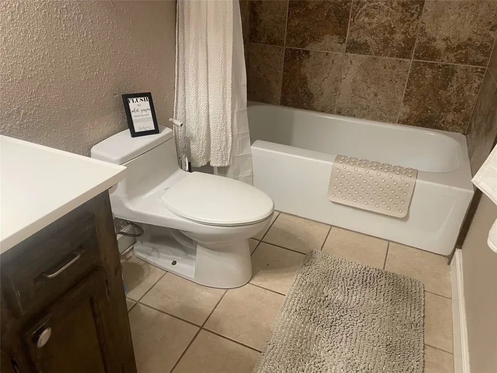329 Venture Boulevard S Point Venture, TX 78645