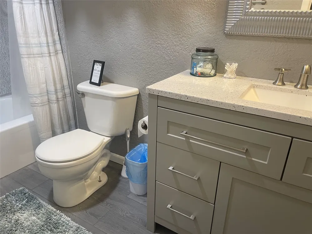 329 Venture Boulevard S Point Venture, TX 78645