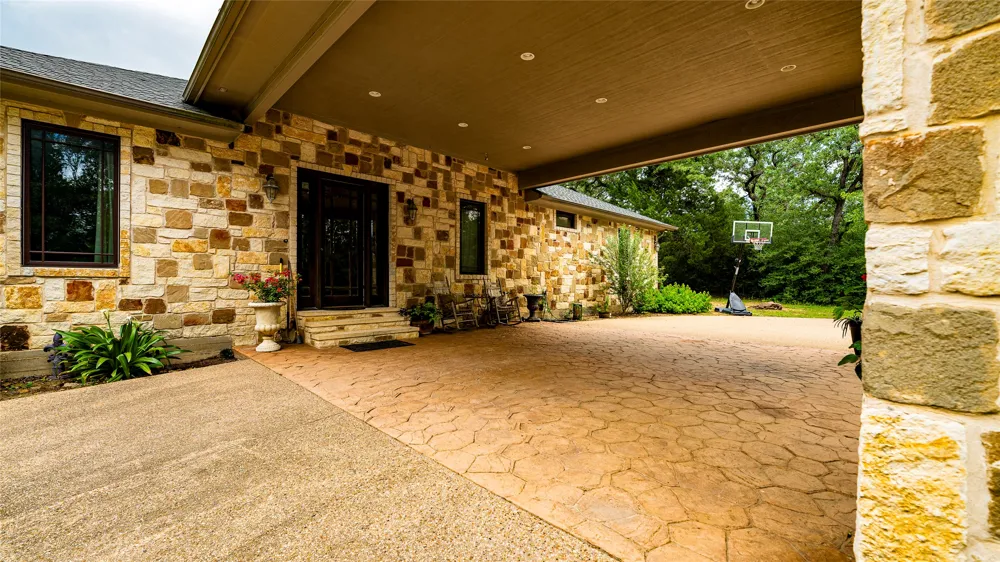1908 County Road 305 Rockdale, TX 76567