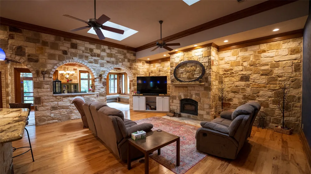 1908 County Road 305 Rockdale, TX 76567