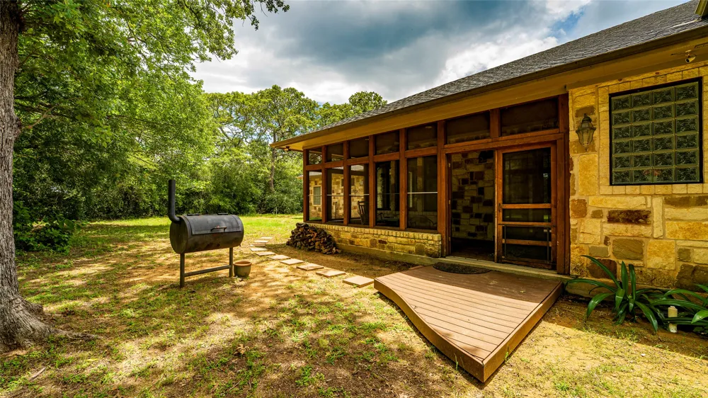 1908 County Road 305 Rockdale, TX 76567